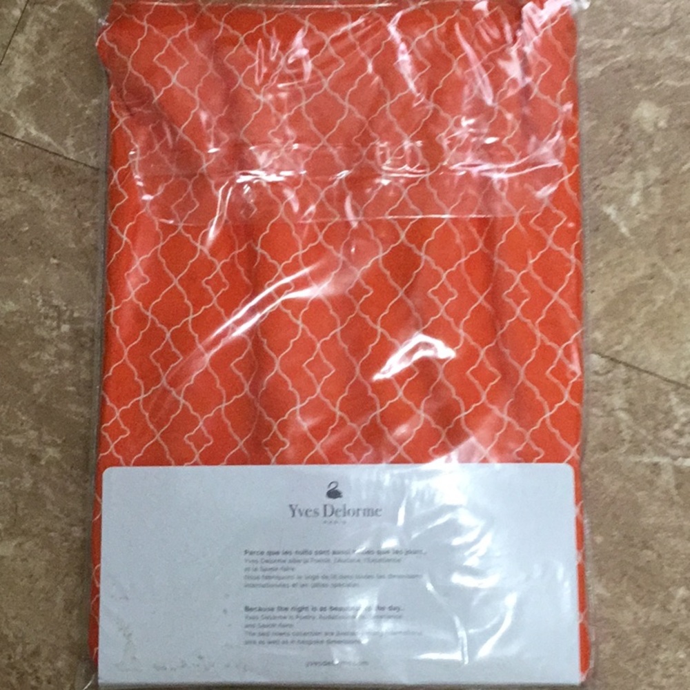 2 New Yves Delorme Boudoir Shams Cases Jali Coral Graphic Made in France